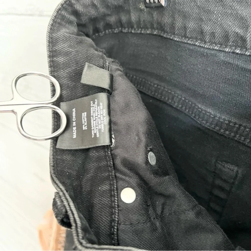 Bluecarats The McQueen Slim Fit Jean in Black size 28.
